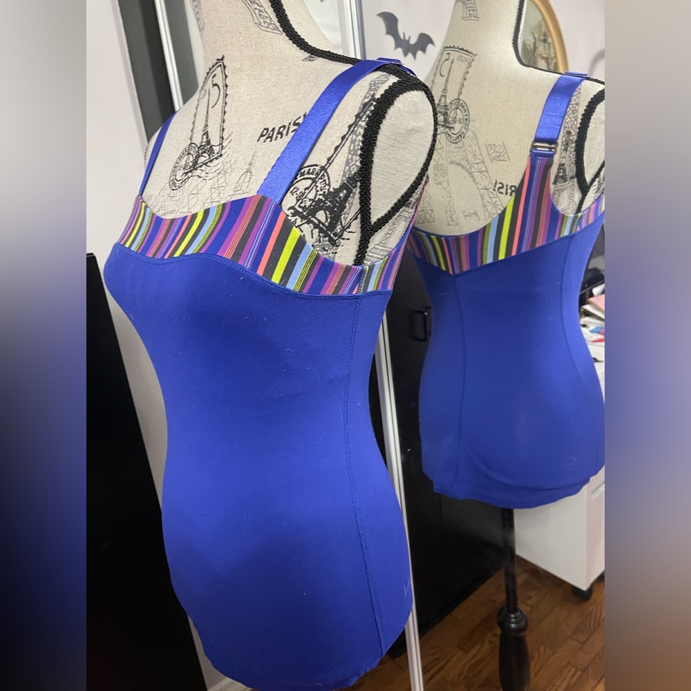 Lululemon size 4 tank